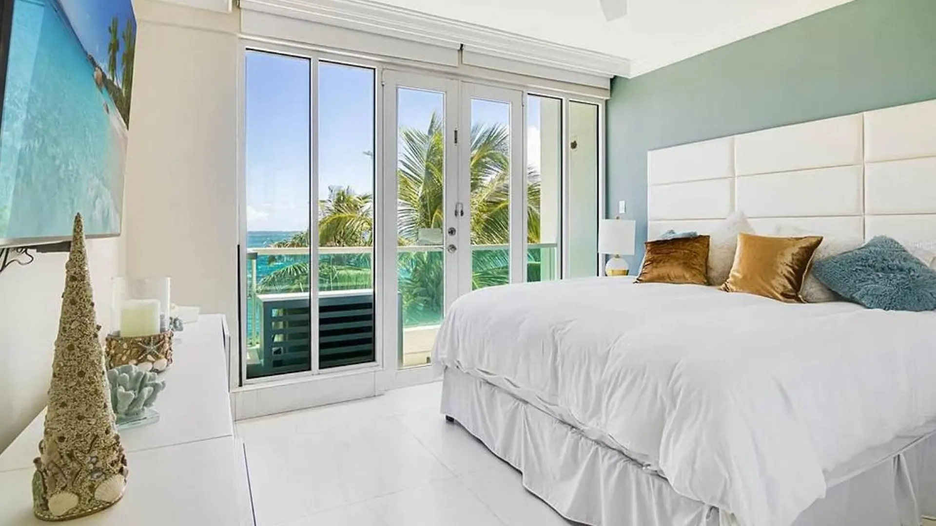 Oceanview Sub Penthouse, Walk To Beach & Pool San Juan Appartement
