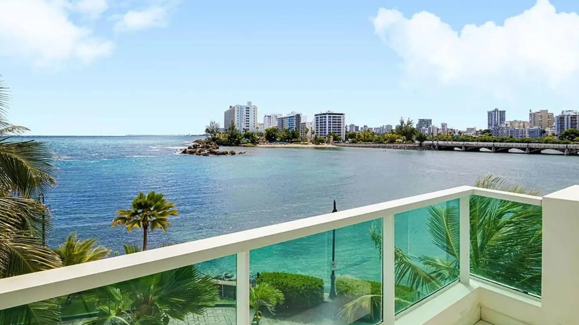 Oceanview Sub Penthouse, Walk To Beach & Pool San Juan Puerto Rico